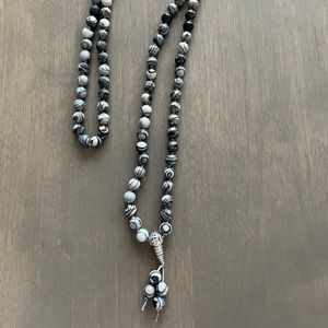 Necklace (Beautiful colours- Black/Grey and Cream).    Really smooth beads